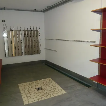 Haus Paznaun בית נופש *